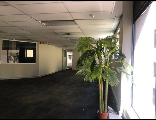 1,433M² OFFICE TO LET IN WAVERLEY